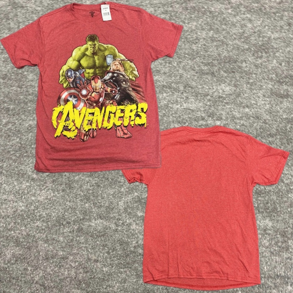 Disney Marvel Avengers  Red T-Shirr Size Medium